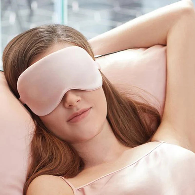 Eye mask for comfort and relaxation, suitable for various settings, made from cotton and ABS materials.